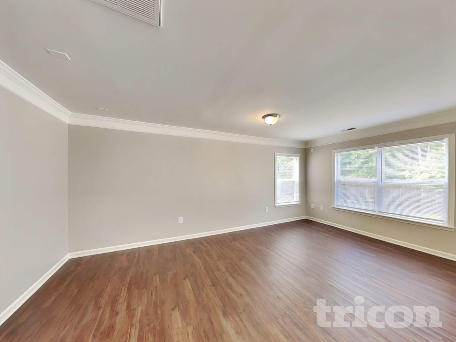 Building Photo - 10247 Hugue Way