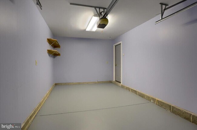 Building Photo - 136 Cardinal Ln