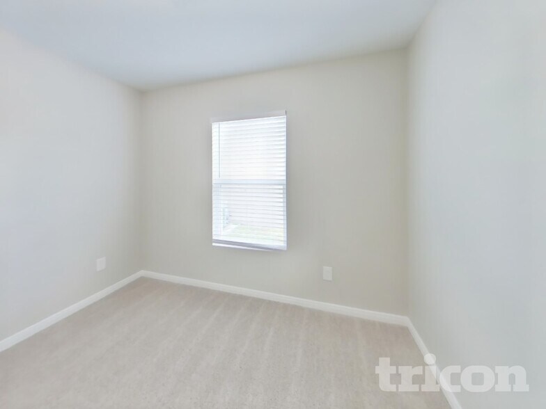 Building Photo - 15680 Del Norte Dr