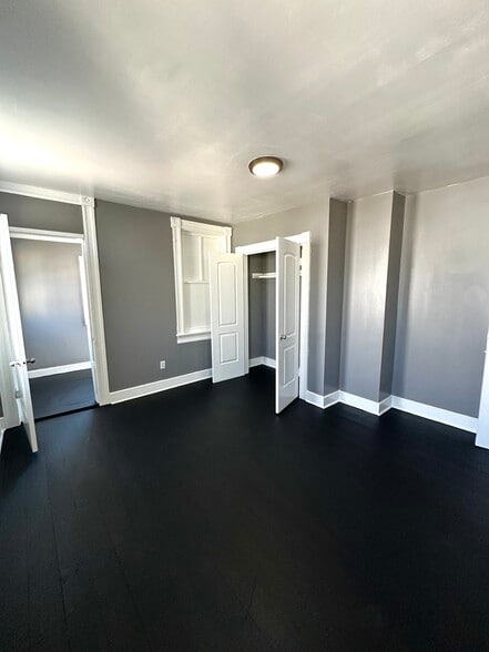 Building Photo - 625 N Linwood Ave
