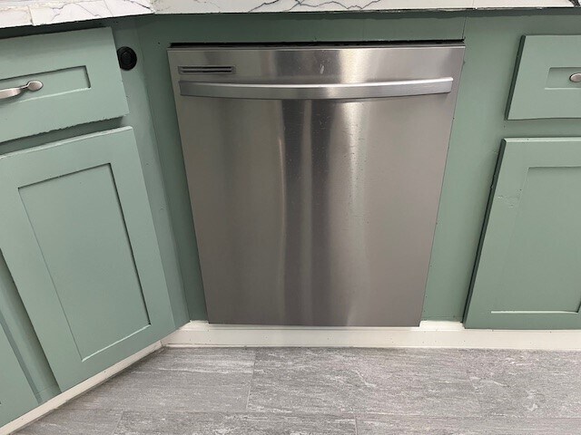 Building Photo - 1806 N Ave S