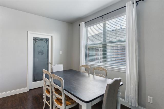 Building Photo - 3833 Denridge Ln