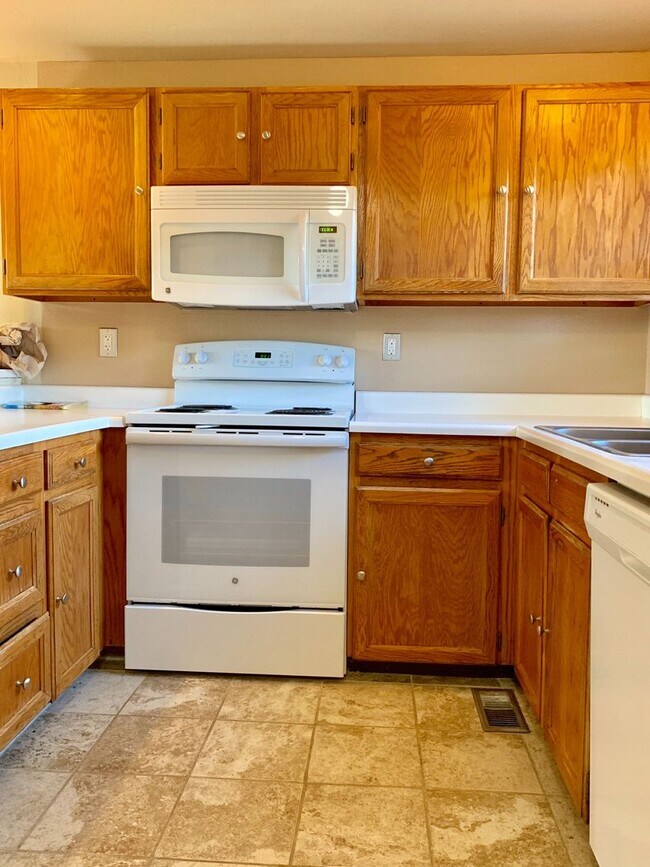 Building Photo - Old Town Louisville Home for Lease near Coal Creek Trails!