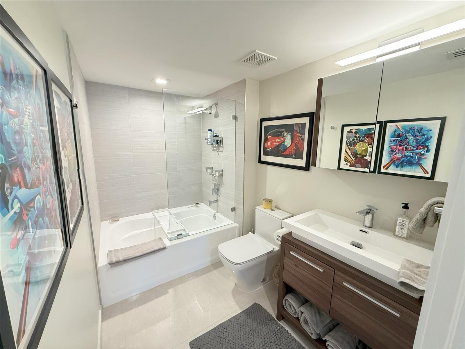 Building Photo - 1155 Brickell Bay Dr