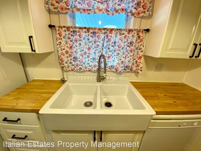 Building Photo - 3 br, 1 bath House - 712 Griffith Drive
