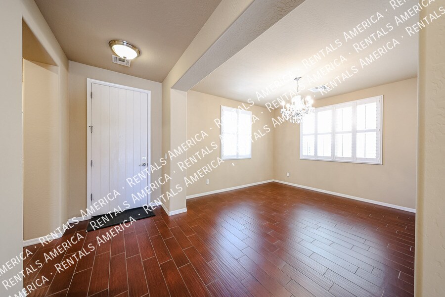 Building Photo - 3575 S Jasmine Dr