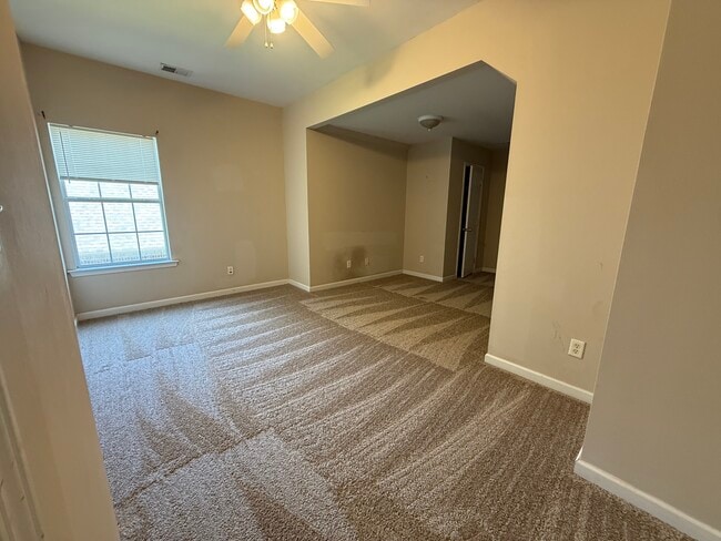 Building Photo - 236 Fairview Cir