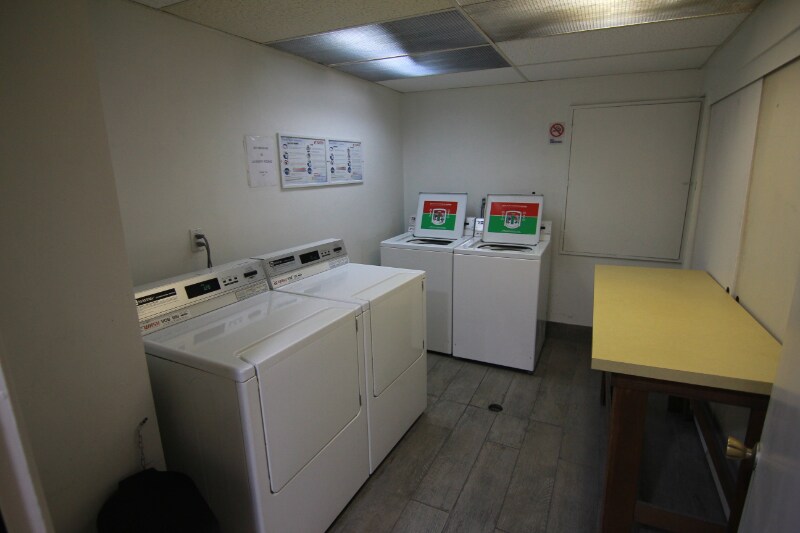 Building Photo - 3949 Los Feliz Blvd