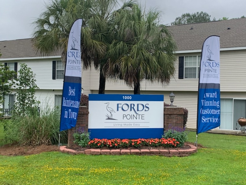 Building Photo - 1021 Fords Pointe Cir