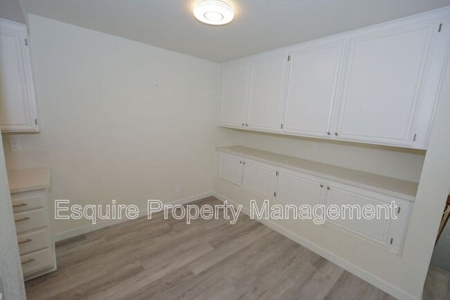 Building Photo - 1189 Ramona Dr