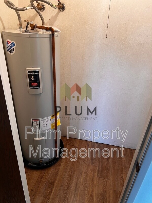 Building Photo - 1824 Phillips St