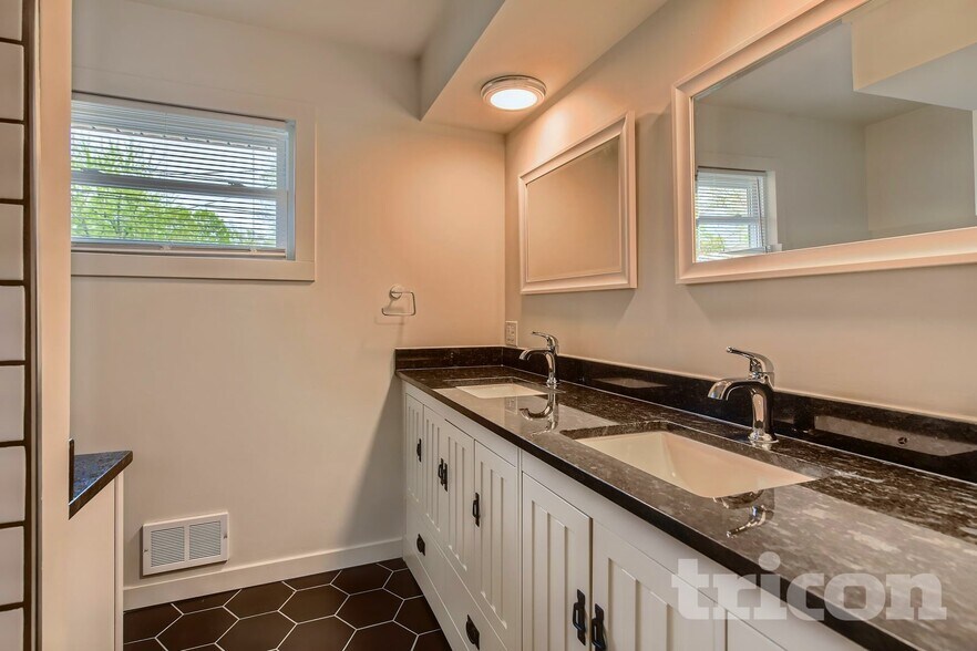 Building Photo - 7317 Clinton Ave