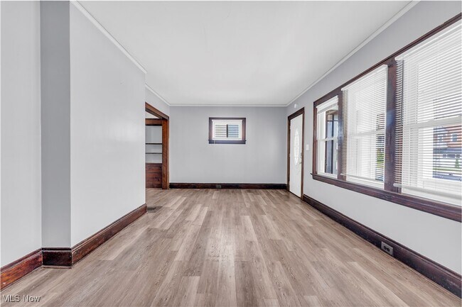 Building Photo - 3420 W 117th St