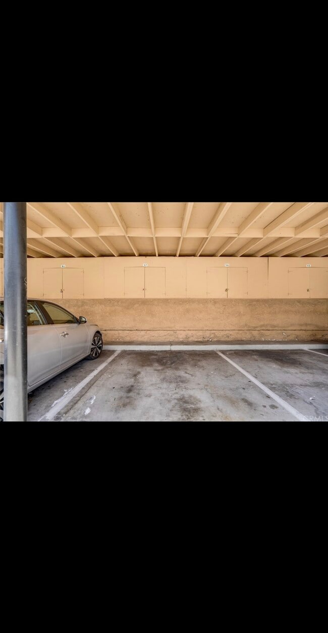 Building Photo - 1101 W MacArthur Blvd