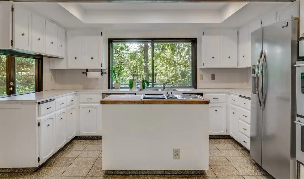 Building Photo - 6790 SW Raleighview Ct