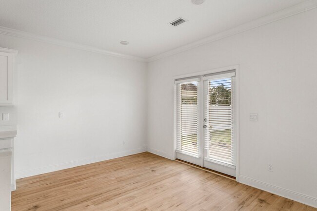 Building Photo - 115 Piper Cv