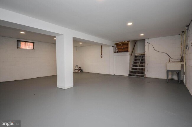 Building Photo - 3414 Dunnington Rd
