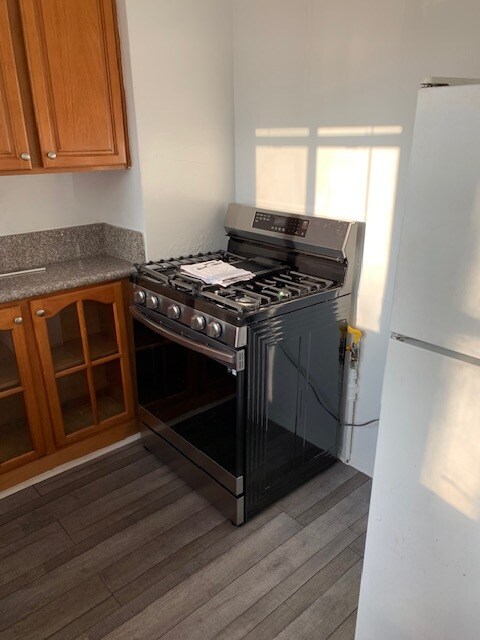 Building Photo - 1514 W 204th St