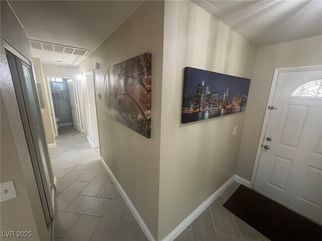 Building Photo - 6224 Miraloma St