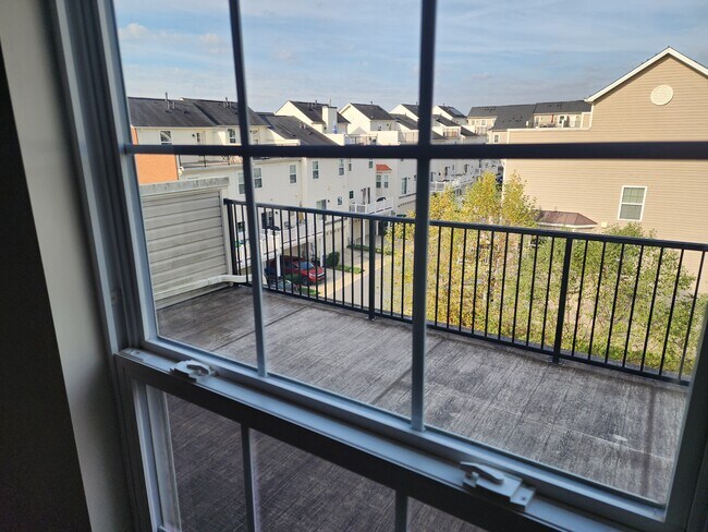 Deck attached at Level 4 - 7013 Southmoor St