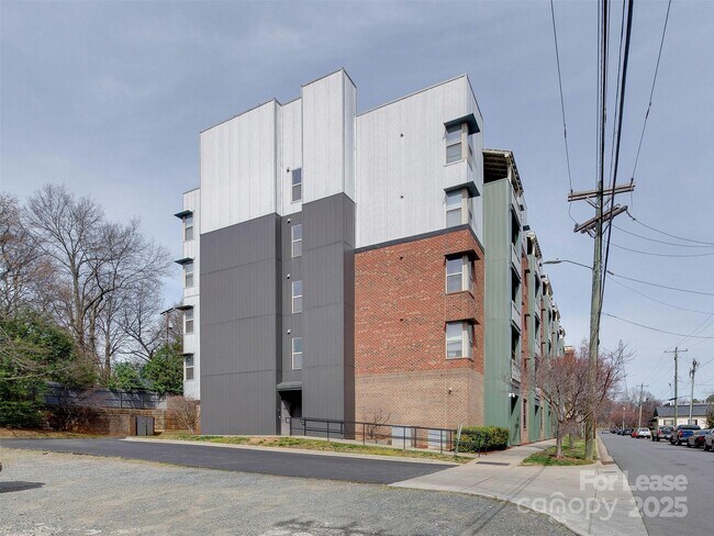 Building Photo - 630 Calvert St