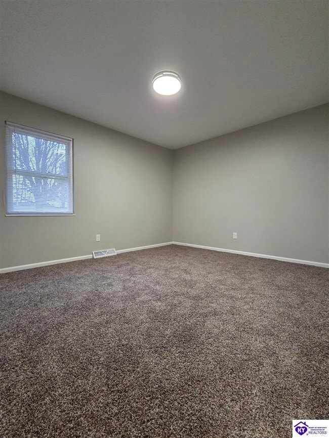 Building Photo - 526 Rose Creek Dr