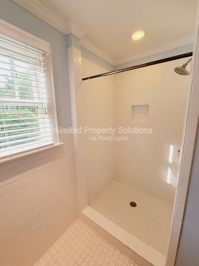 Building Photo - 116 Keaton Ave