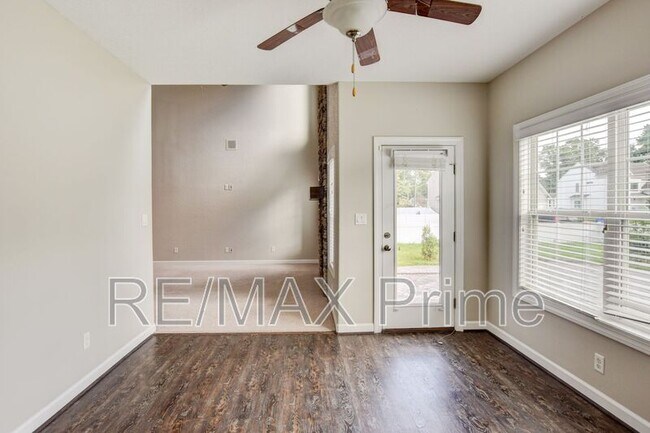 Building Photo - 813 Evelyn Way