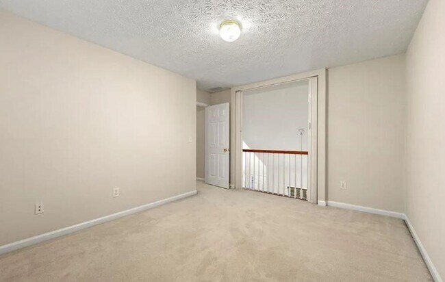 Building Photo - 4450 Bradstone Trace NW