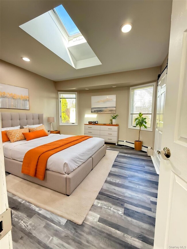 Building Photo - 102 Sycamore Cir