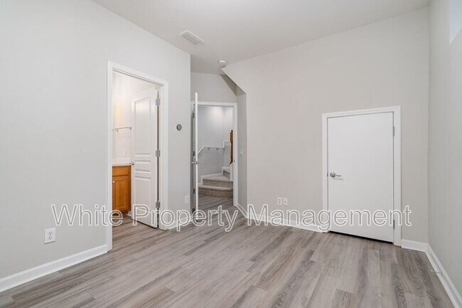 Building Photo - 822 Granby Dr