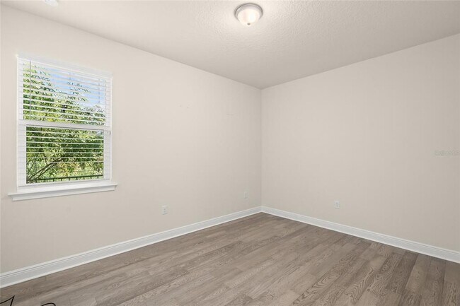 Building Photo - 5690 Long Shore Loop