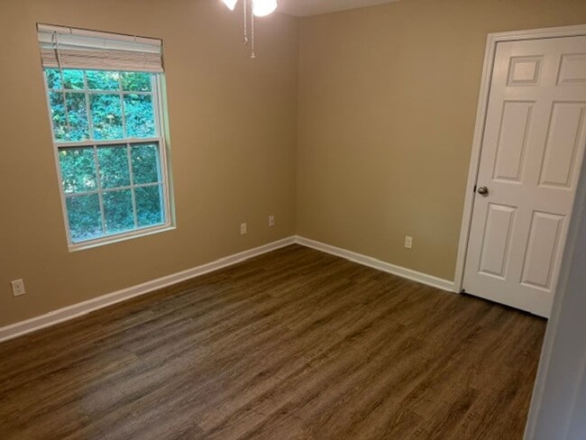 Building Photo - Maryville 37801 - 3 bedroom, 2 bath home - Contact Ed Johnson (865) 924-5045