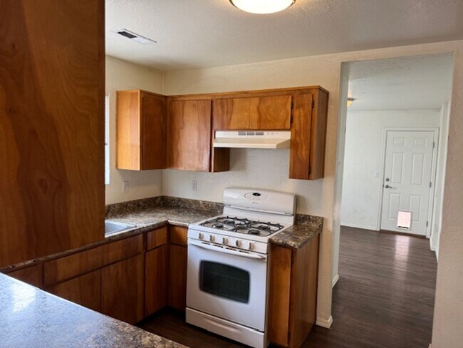 Building Photo - 118 SHAST A&amp;B