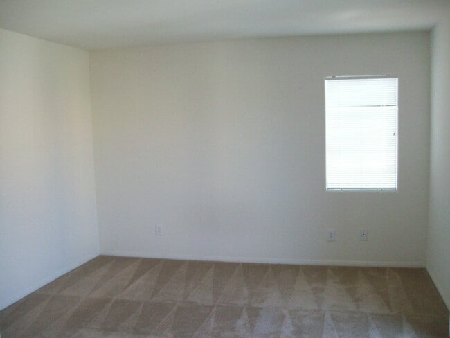 Building Photo - Lovely 3-Bedroom Home in a cul-de-sac