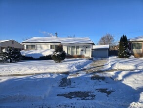 Building Photo - 1111 N Kenwood Ave