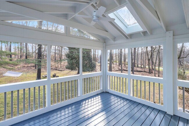 Building Photo - 8616 Chateau Dr