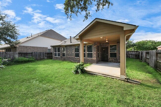 Building Photo - 28523 Pleasant Forest Dr