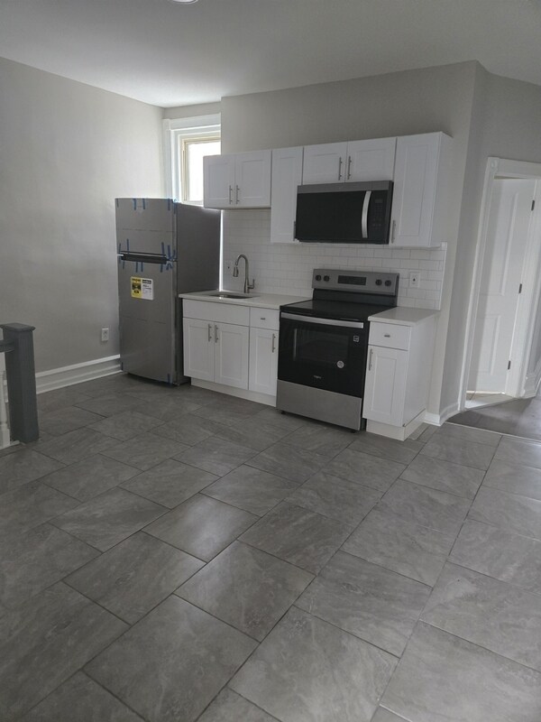 Building Photo - 1226 E Chelten Ave