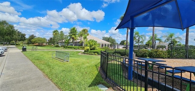 Building Photo - 12425 Fairlawn Dr