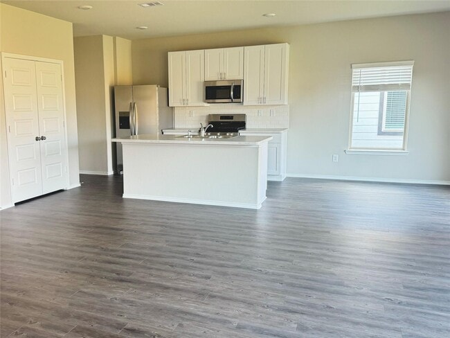 Building Photo - 21214 Mem Vis Dr