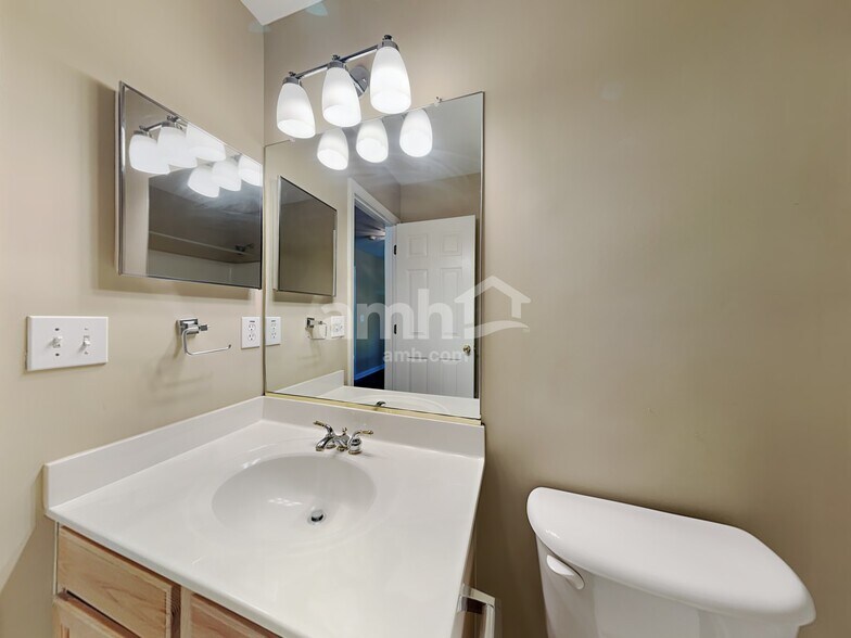 Building Photo - 4131 Crestview Place Dr