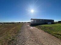 Building Photo - 2 bed 2 bath / horse facility.