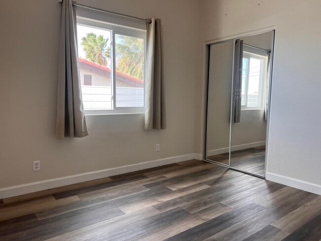 Building Photo - 9762 Palm Dr