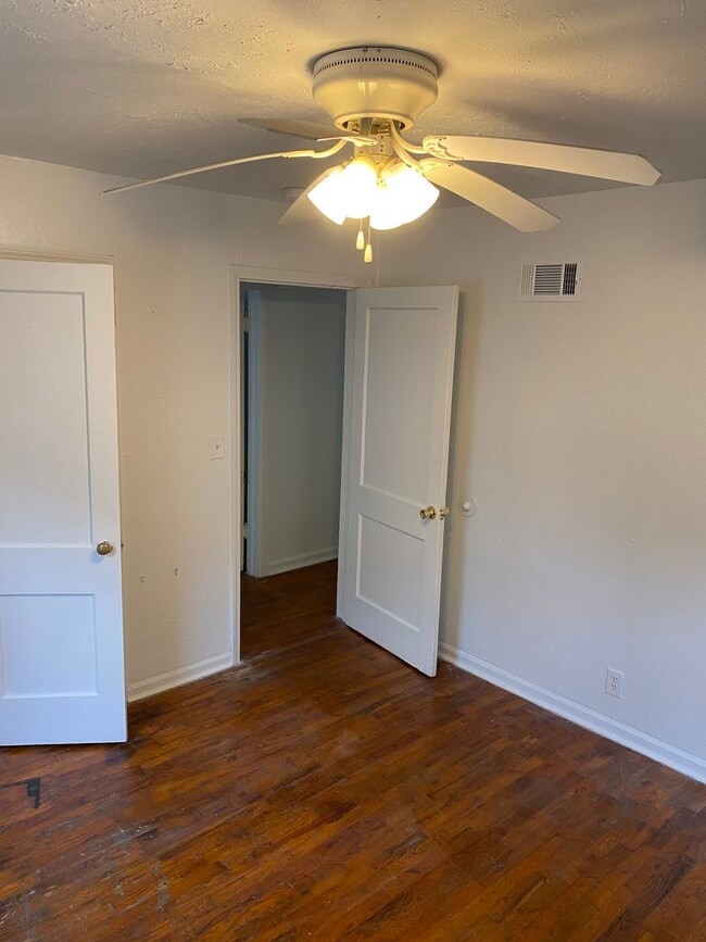 Building Photo - 3-Bedroom Home Near Phelps Grove Park!