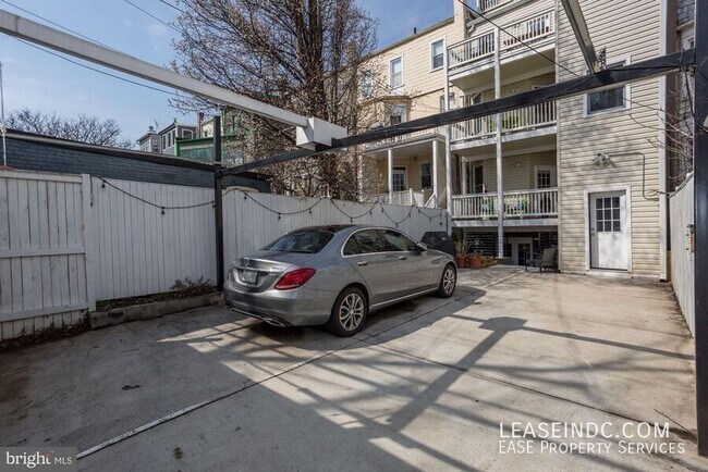 Building Photo - 2616 Garfield St NW