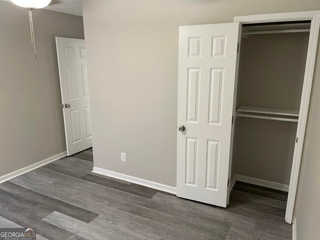 Building Photo - 859 Park Pl NE