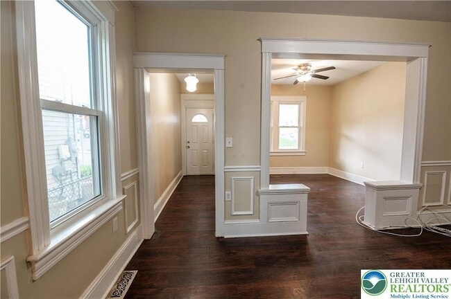 Building Photo - 1057 Jackson St