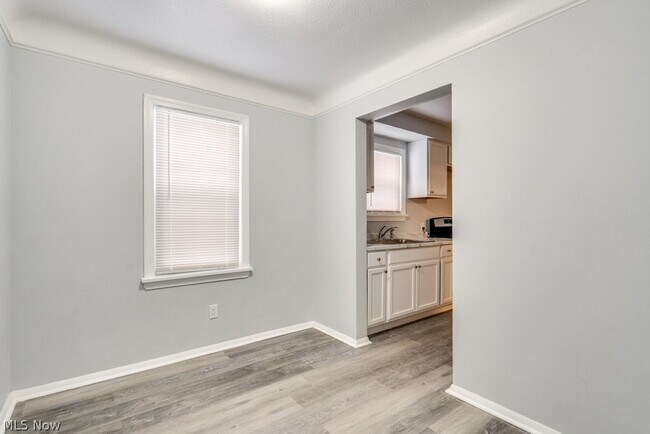 Building Photo - 9809 Way Ave