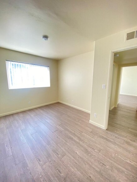Building Photo - 13012 Riverside Dr